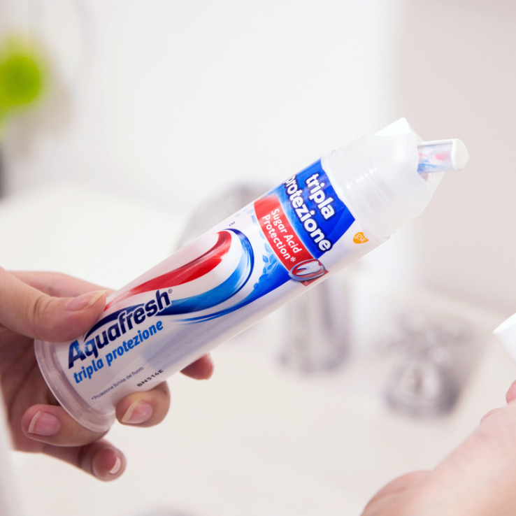 【买一送一 专治黄牙黑牙】意大利Aquafresh按压式三色牙膏，美白去渍、除口臭、牙龈出血